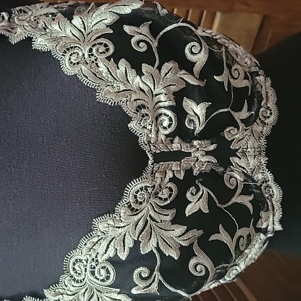 SOMA Elegant Black and Cream Lace Bralette 38G NWOT